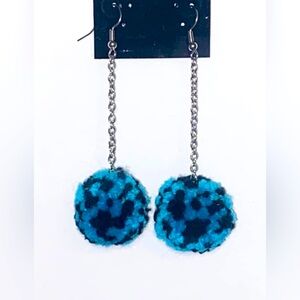 Pom Pom earrings